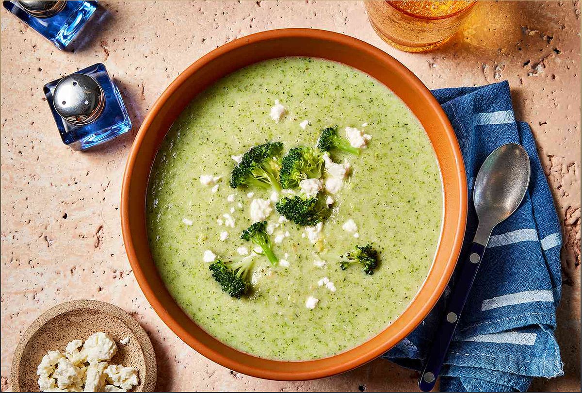 Cream of Broccoli Soup: A Smooth and Comforting Delight - -83034370