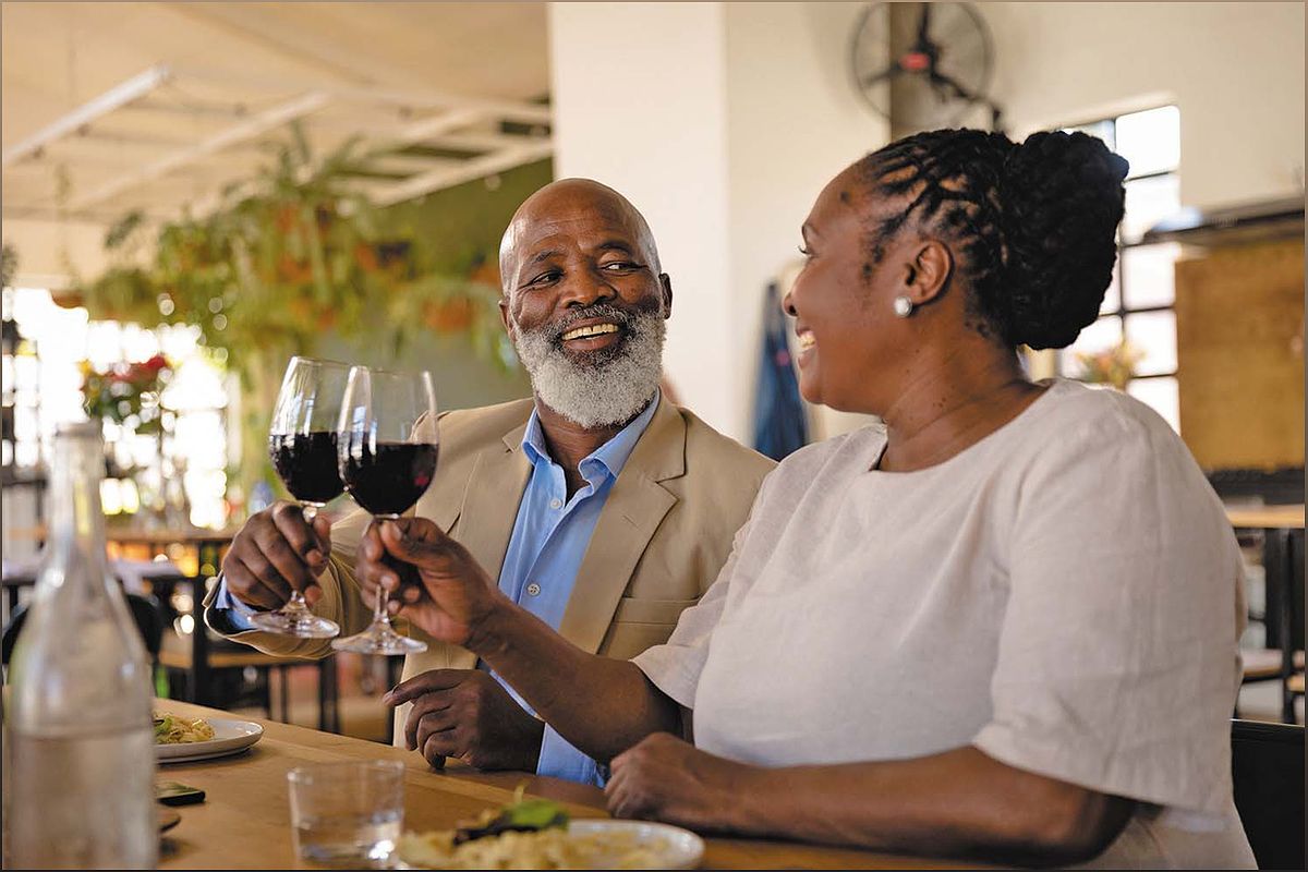 The Truth About Red Wine and Health: Debunking the Myths - 1061786352