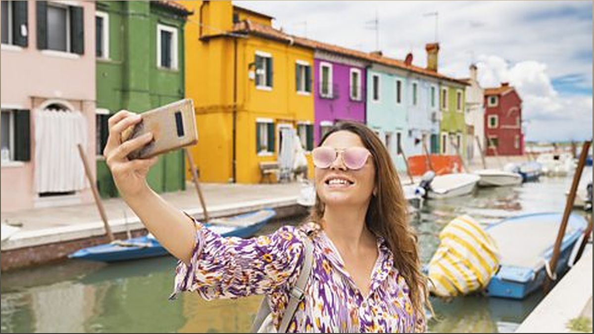 Going Beyond the Selfie: A Call for Responsible Travel - -1731911589