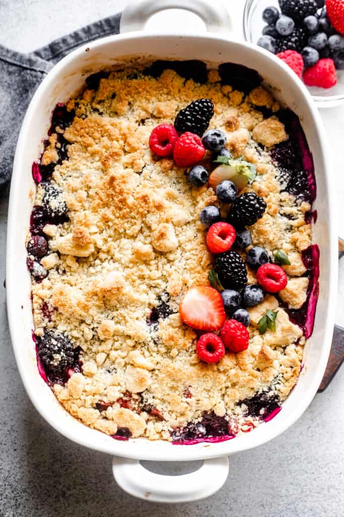 Mouthwatering Fresh Fruit Cobbler A Delightful Treat for Any Occasion